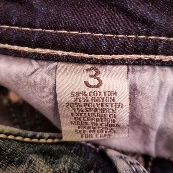 Acid Wash Jean Shorts with Lace Trim - Picture 7 of 7